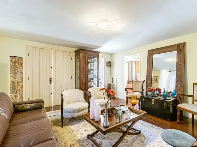 Casa com 432m² 3 quartos e 4 banheiros, à venda, no bairro Santo Inácio em Curitiba