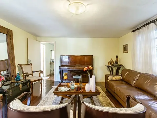 Casa com 432m² 3 quartos e 4 banheiros, à venda, no bairro Santo Inácio em Curitiba