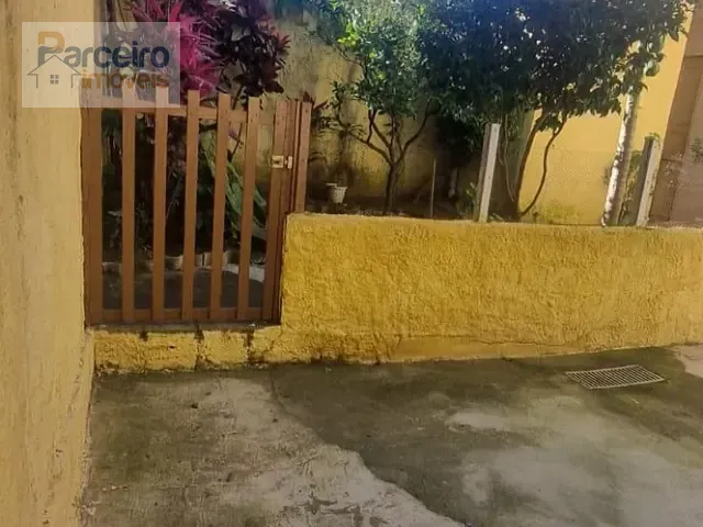 Casa 2 quartos e 1 banheiro, para alugar, no bairro Parque Guarani em São Paulo