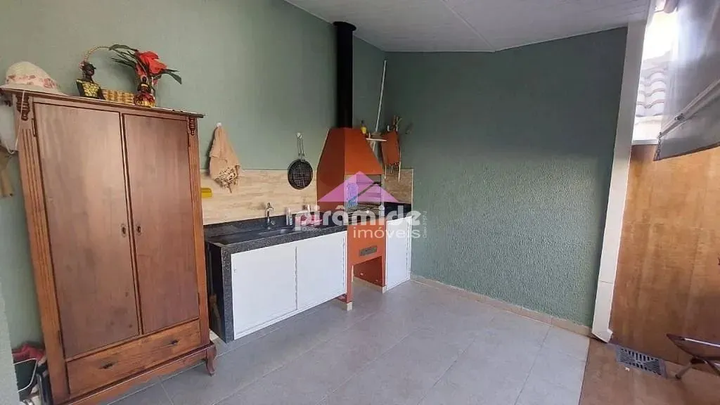 Casa, 3 quartos, 240 m² - Foto 8
