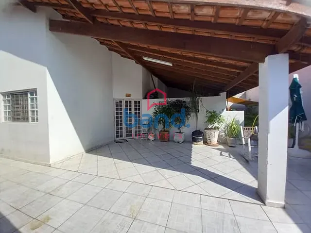 Casa com 300m², à venda, no bairro Parque Residencial Célia Maria em Porto Feliz