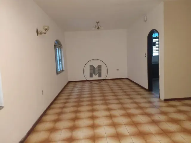 Casa com 355m² 4 quartos e 2 banheiros, à venda, no bairro Centro em Taubaté