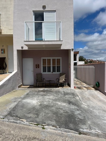 Casa com 125m² 2 quartos e 2 banheiros, à venda ou para alugar, no bairro Chácaras Luzia Vicente em Bragança Paulista