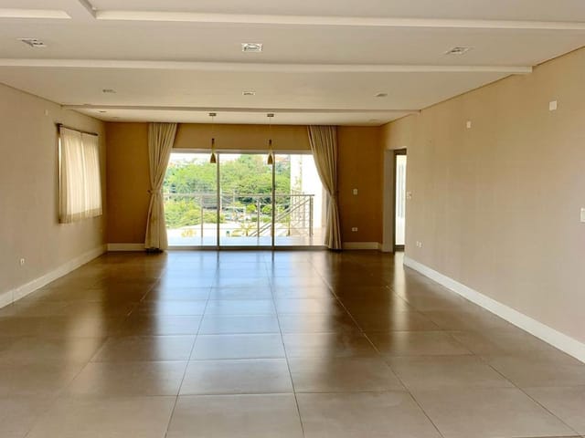 Casa com 820m² 4 quartos e 4 banheiros, à venda, no bairro Urbanova em São José dos Campos