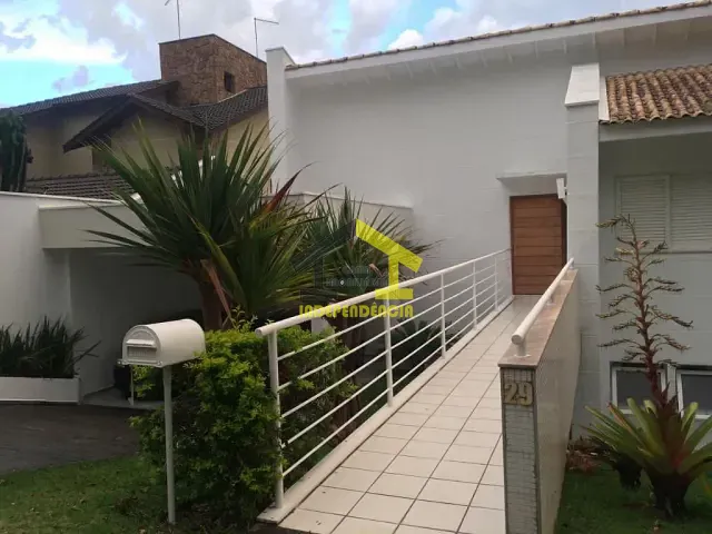 Casa com 600m² 4 quartos e 5 banheiros, à venda, no bairro Jardim do Golf I em Jandira