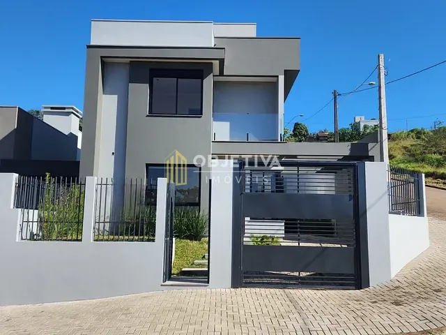 Casa com 300m² 3 quartos e 2 banheiros, à venda, no bairro São Jorge em Novo Hamburgo