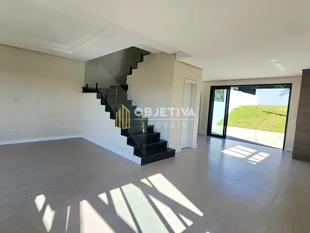Casa com 300m² 3 quartos e 2 banheiros, à venda, no bairro São Jorge em Novo Hamburgo