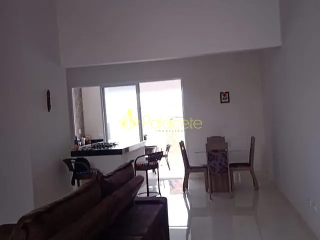 Casa com 260m² 3 quartos e 1 banheiro, à venda, no bairro Caminho Novo em Tremembé