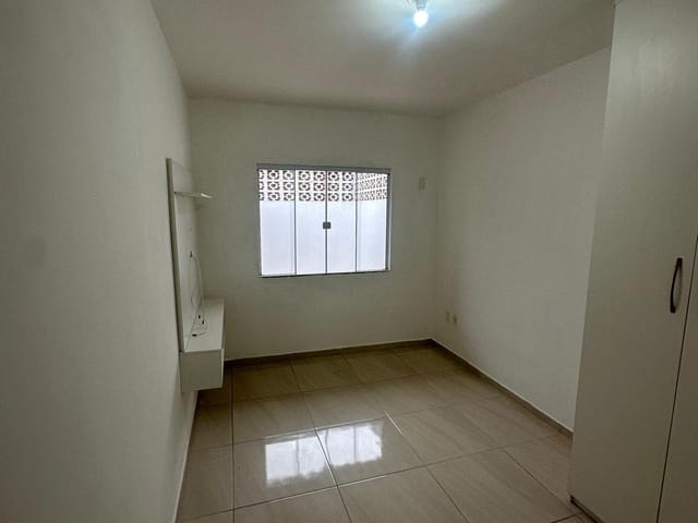 Casa 2 quartos e 1 banheiro, à venda, no bairro Virgem Santa em Macaé