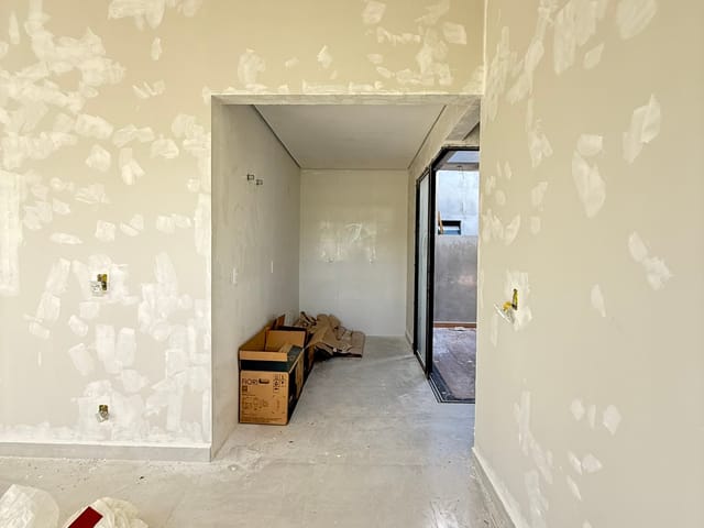 Casa com 94m² 3 quartos e 2 banheiros, à venda, no bairro Colônia Dona Luíza em Ponta Grossa