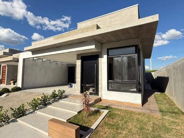 Casa com 94m² 3 quartos e 2 banheiros, à venda, no bairro Colônia Dona Luíza em Ponta Grossa