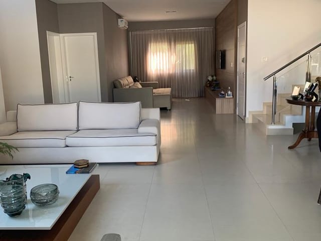 Casa com 500m² 4 quartos e 4 banheiros, à venda, no bairro Urbanova em São José dos Campos