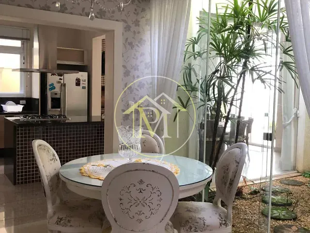 Casa com 300m² 4 quartos e 5 banheiros, à venda, no bairro Vossoroca em Votorantim