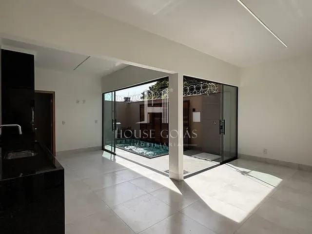 Casa com 185m² 3 quartos e 4 banheiros, à venda, no bairro Setor Central em Aparecida de Goiânia