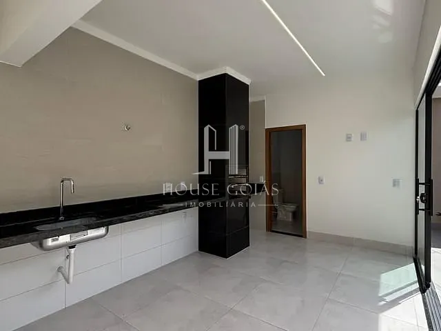 Casa com 185m² 3 quartos e 4 banheiros, à venda, no bairro Setor Central em Aparecida de Goiânia