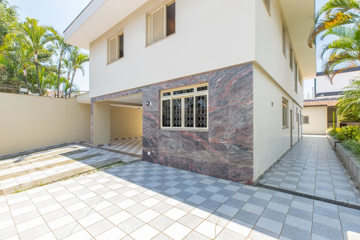 Casa para venda em Planalto Paulista com 4 quartos, sendo 2 suítes, 332m²