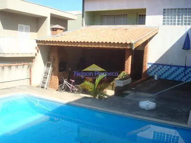 Casa com 400m² 4 quartos e 2 banheiros, à venda, no bairro Maria Amélia em Capivari