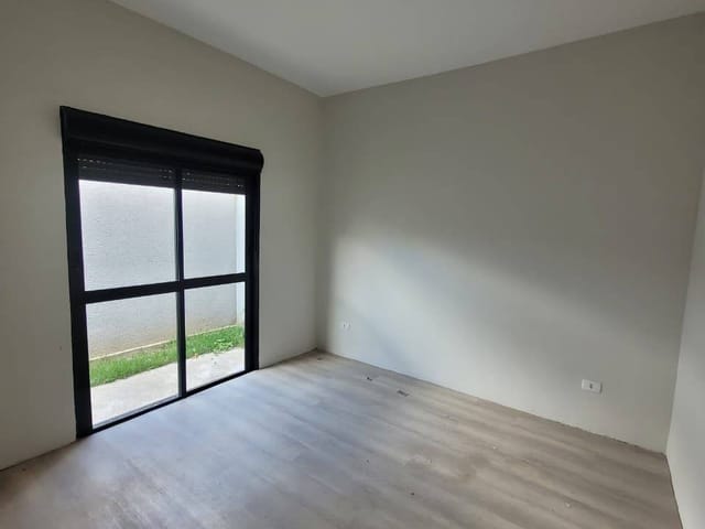 Casa com 200m² 3 quartos e 3 banheiros, à venda, no bairro Contorno em Ponta Grossa