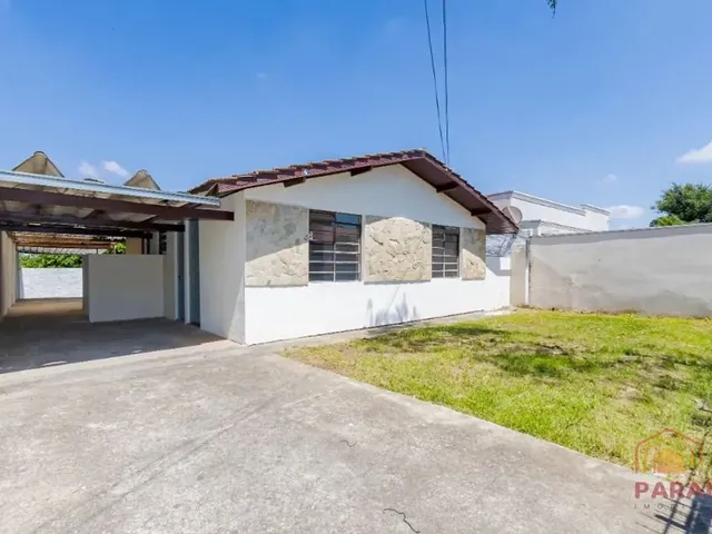 Casa com 300m² 3 quartos e 1 banheiro, para alugar, no bairro Bacacheri em Curitiba