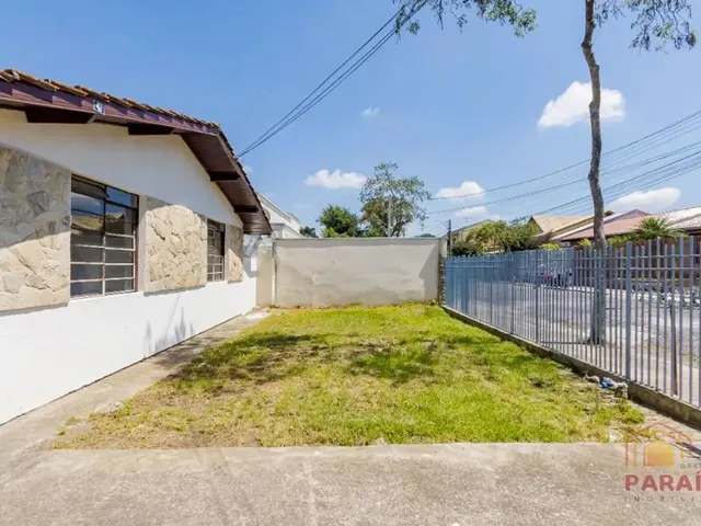 Casa com 300m² 3 quartos e 1 banheiro, para alugar, no bairro Bacacheri em Curitiba
