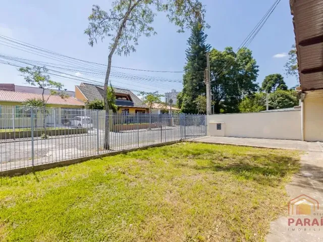 Casa com 300m² 3 quartos e 1 banheiro, para alugar, no bairro Bacacheri em Curitiba