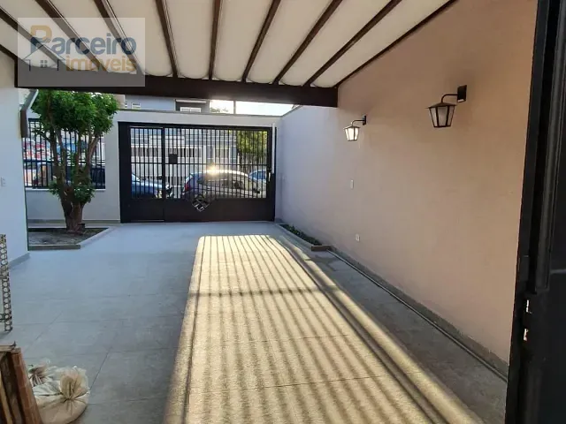 Casa com 200m² 3 quartos e 2 banheiros, para alugar, no bairro Vila Carrão em São Paulo