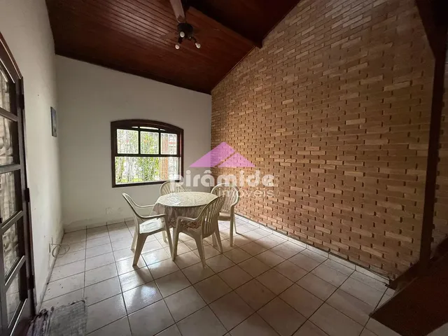 Casa com 360m² 3 quartos e 3 banheiros, à venda, no bairro Martin de Sá em Caraguatatuba