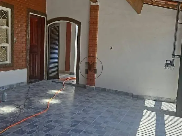 Casa com 150m² 3 quartos e 2 banheiros, à venda, no bairro Parque Senhor do Bonfim em Taubaté