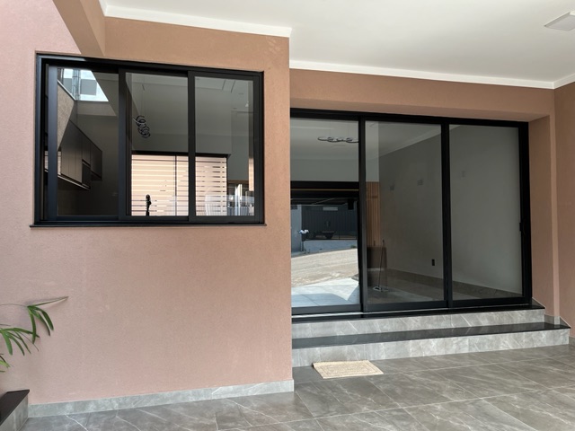 Casa com 140m² 3 quartos e 2 banheiros, à venda, no bairro Residencial Quinta dos Vinhedos em Bragança Paulista