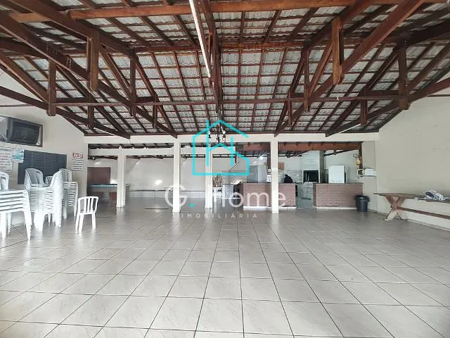 Chácara com 450m², à venda, no bairro Colúmbia em Londrina