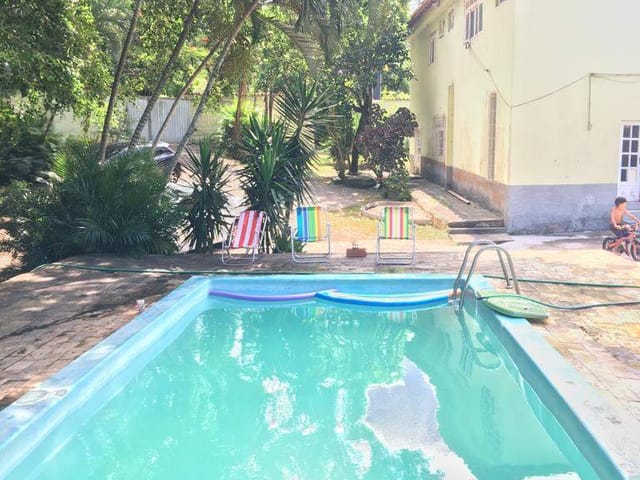 Casa 5 quartos e 5 banheiros, à venda ou para alugar, no bairro Mar do Norte em Rio das Ostras