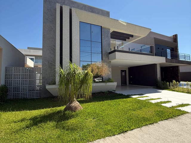 Casa com 232m² 4 quartos e 5 banheiros, à venda, no bairro Jardim Carvalho em Ponta Grossa