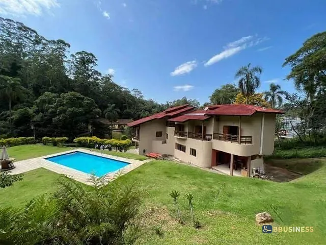 Casa 4 quartos e 4 banheiros, à venda, no bairro Jardim Itatiaia em Embu das Artes