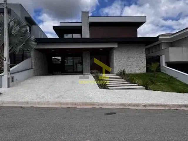 Casa com 509m² 4 quartos e 1 banheiro, à venda, no bairro Centro em Itatiba