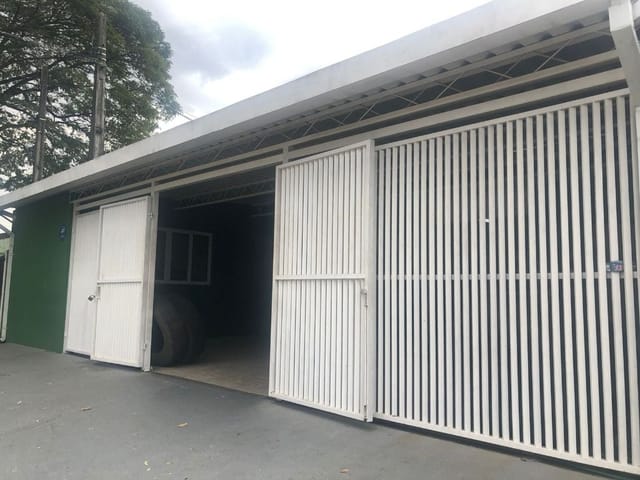 Foto do Casa - Casa com 3 dormitórios à venda, 270 m² por R$ 890.000,00 - Vila Ester - São José dos Campos/SP | INDEPENDENCE NEGOCIOS IMOBILIARIOS LTDA