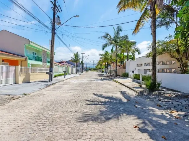 Casa com 128m² 4 quartos e 2 banheiros, à venda, no bairro Balneário Costa Azul em Matinhos