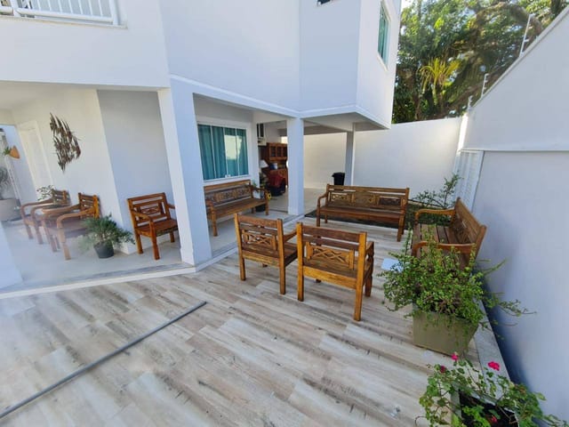Casa 6 quartos e 5 banheiros, à venda ou para alugar, no bairro Cancela Preta em Macaé