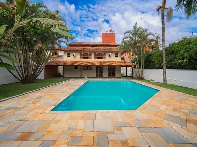 Casa 5 quartos e 9 banheiros, à venda, no bairro Recanto Impla em Carapicuíba