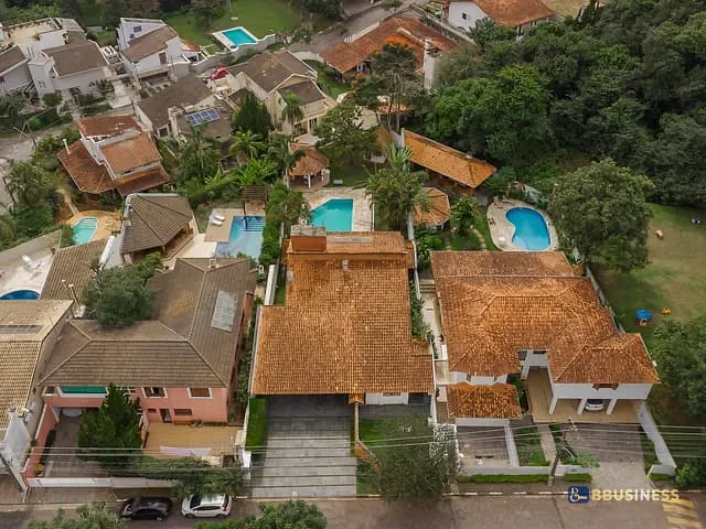 Casa 5 quartos e 9 banheiros, à venda ou para alugar, no bairro Recanto Impla em Carapicuíba
