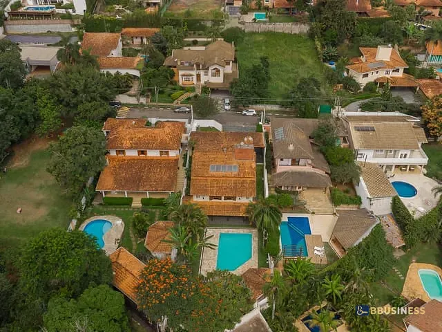 Casa 5 quartos e 9 banheiros, à venda ou para alugar, no bairro Recanto Impla em Carapicuíba