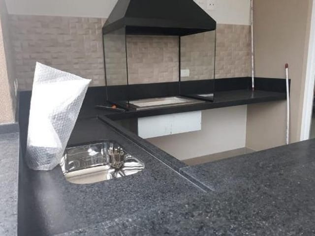 Casa com 450m² 4 quartos e 3 banheiros, para alugar, no bairro Jardim do Golfe em São José dos Campos