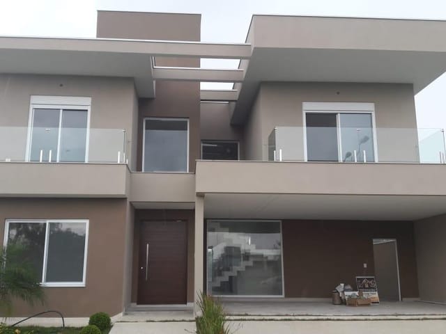 Casa com 450m² 4 quartos e 3 banheiros, para alugar, no bairro Jardim do Golfe em São José dos Campos