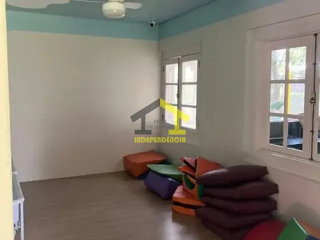 Casa com 1000m² 4 quartos e 2 banheiros, à venda, no bairro Condomínio Ville de France em Itatiba