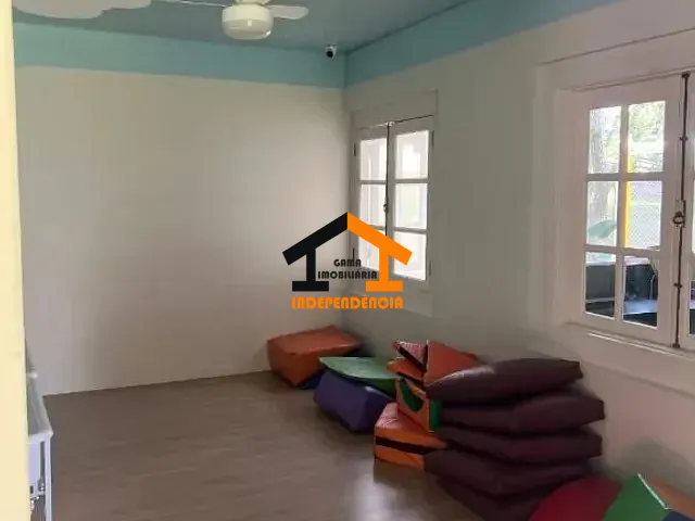 Casa com 1000m² 4 quartos e 2 banheiros, à venda, no bairro Condomínio Ville de France em Itatiba