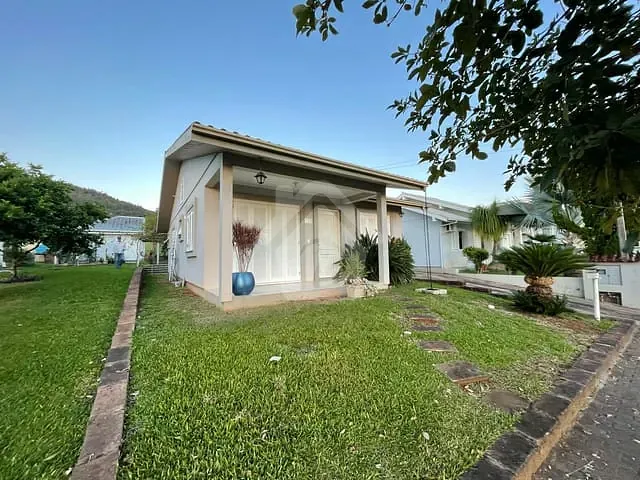 Casa com 122m² 3 quartos e 2 banheiros, para alugar, no bairro Centro Administrativo em Teutônia