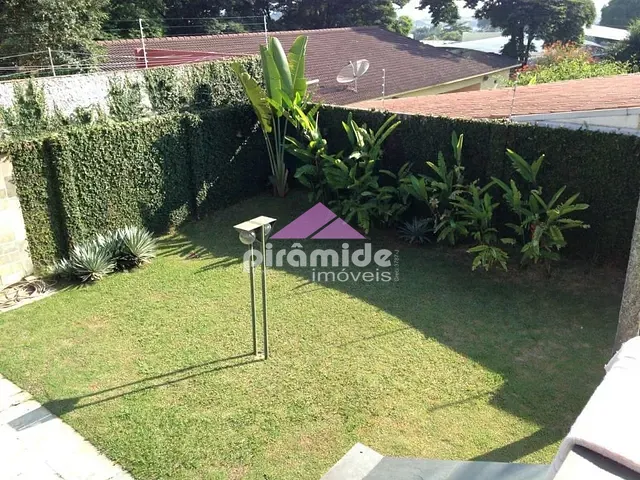 Casa com 600m² 3 quartos e 5 banheiros, à venda, no bairro Jardim América em Jacareí