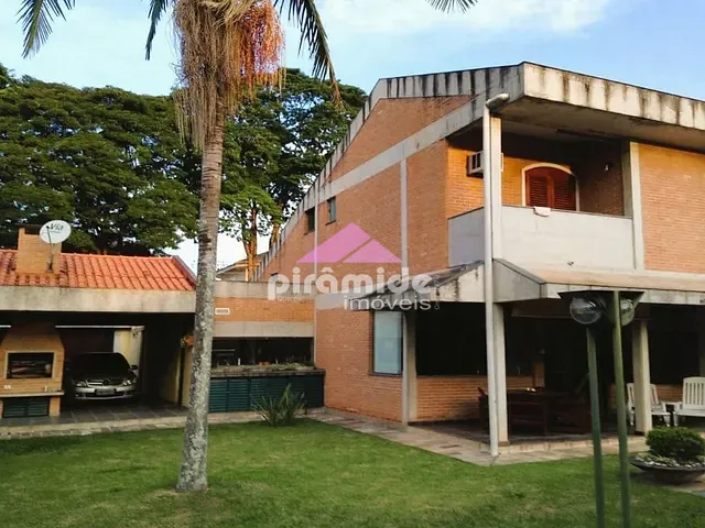 Casa com 600m² 3 quartos e 5 banheiros, à venda, no bairro Jardim América em Jacareí