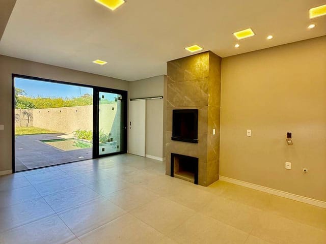 Casa com 155m² 3 quartos e 3 banheiros, à venda, no bairro Jardim Carvalho em Ponta Grossa