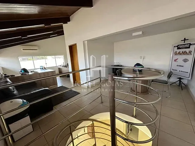Casa com 420m² 4 quartos e 1 banheiro, à venda, no bairro Parque das Laranjeiras em Goiânia