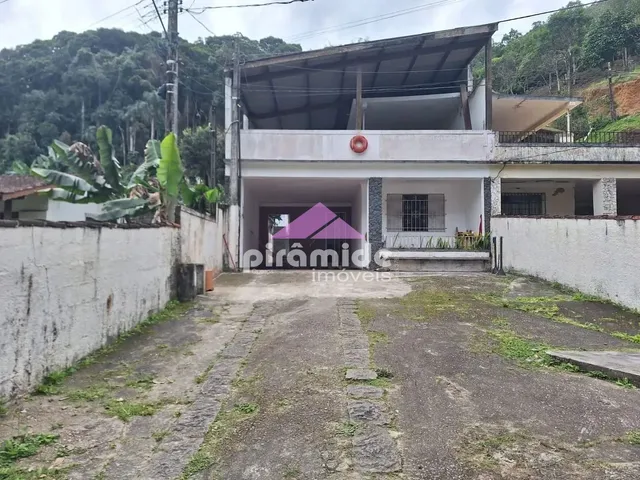 Casa com 225m² 3 quartos e 3 banheiros, à venda, no bairro Maranduba em Ubatuba